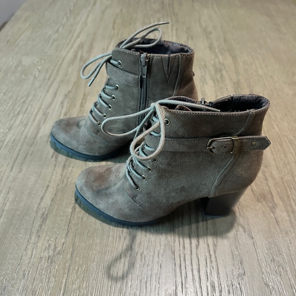 Style & Co. Dark Olive Combat Boots Size 7 Like New - Picture 10 of 12